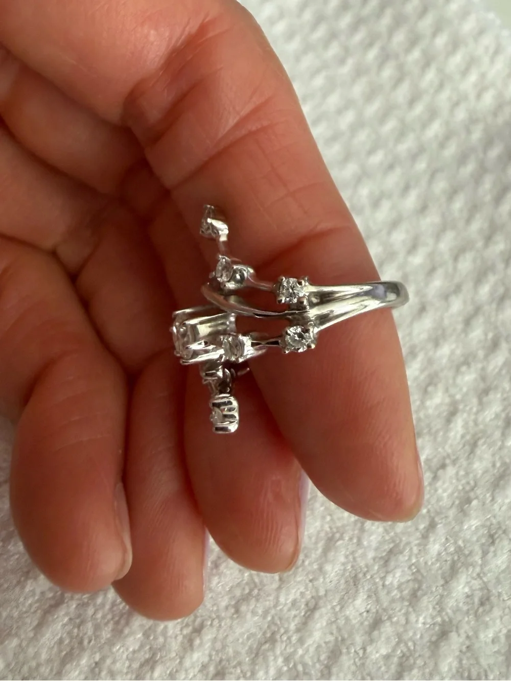 14k white gold diamond ring